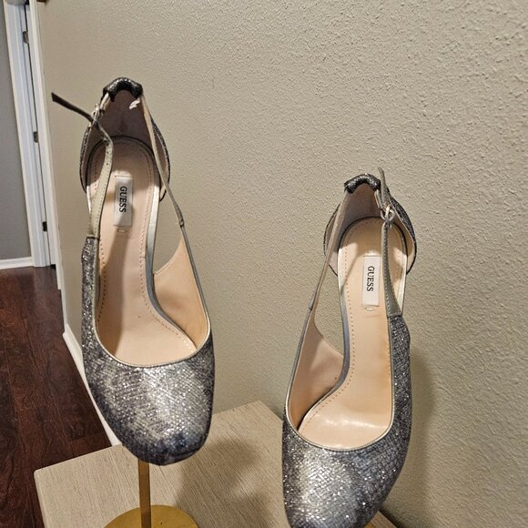 GUESS WOMEN'S HEELS SIZE 10 - Picture 1 of 3